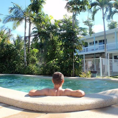 Absolute Backpackers Mission Beach Exterior photo