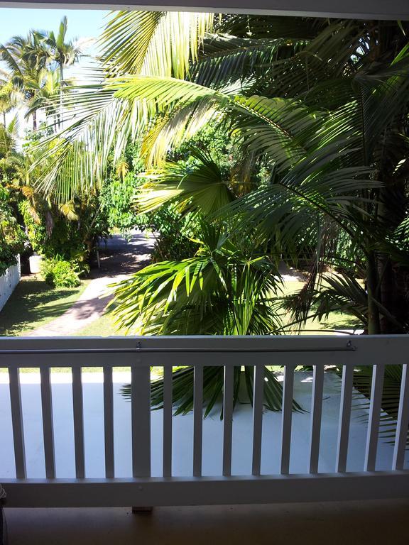 Absolute Backpackers Mission Beach Room photo