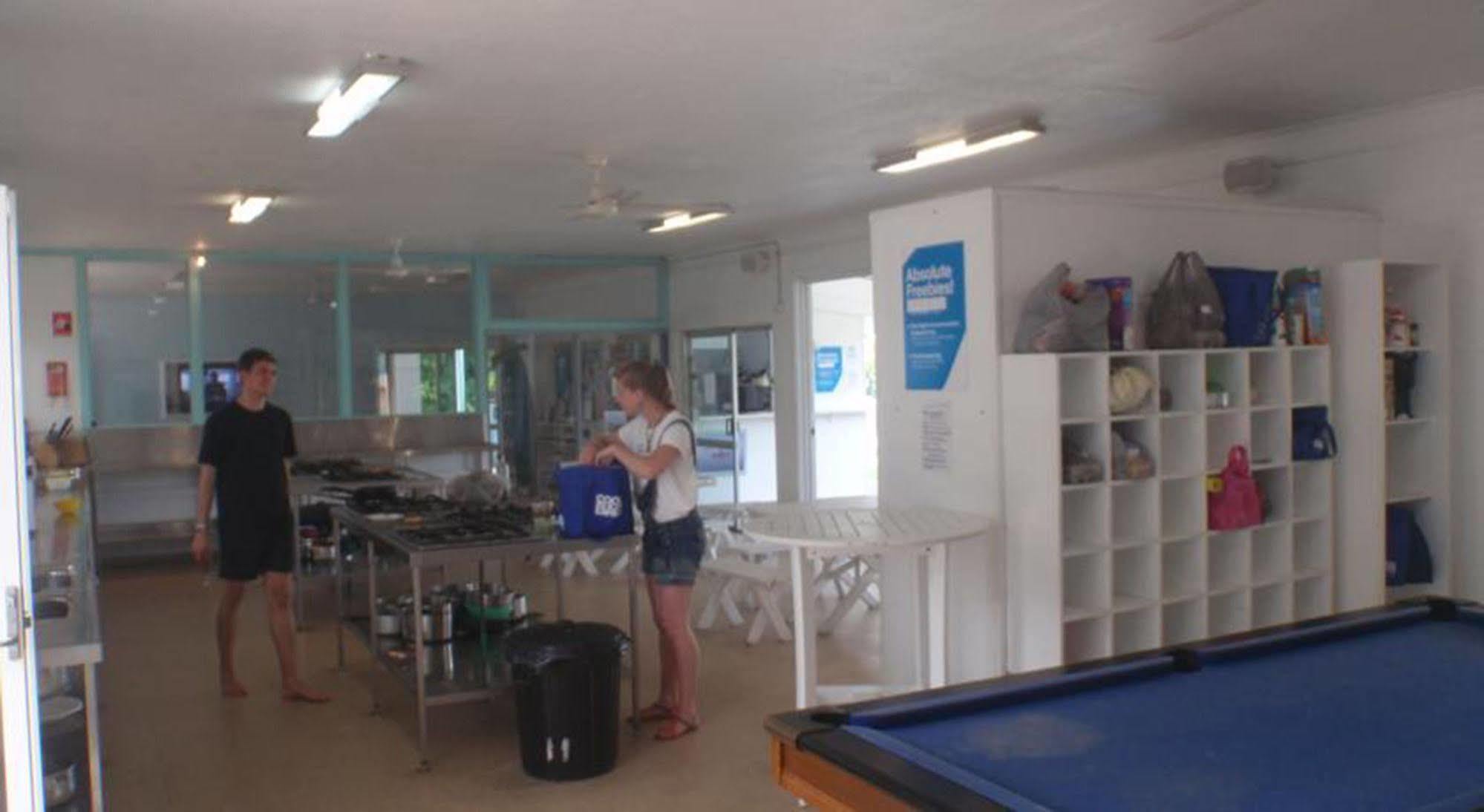 Absolute Backpackers Mission Beach Exterior photo