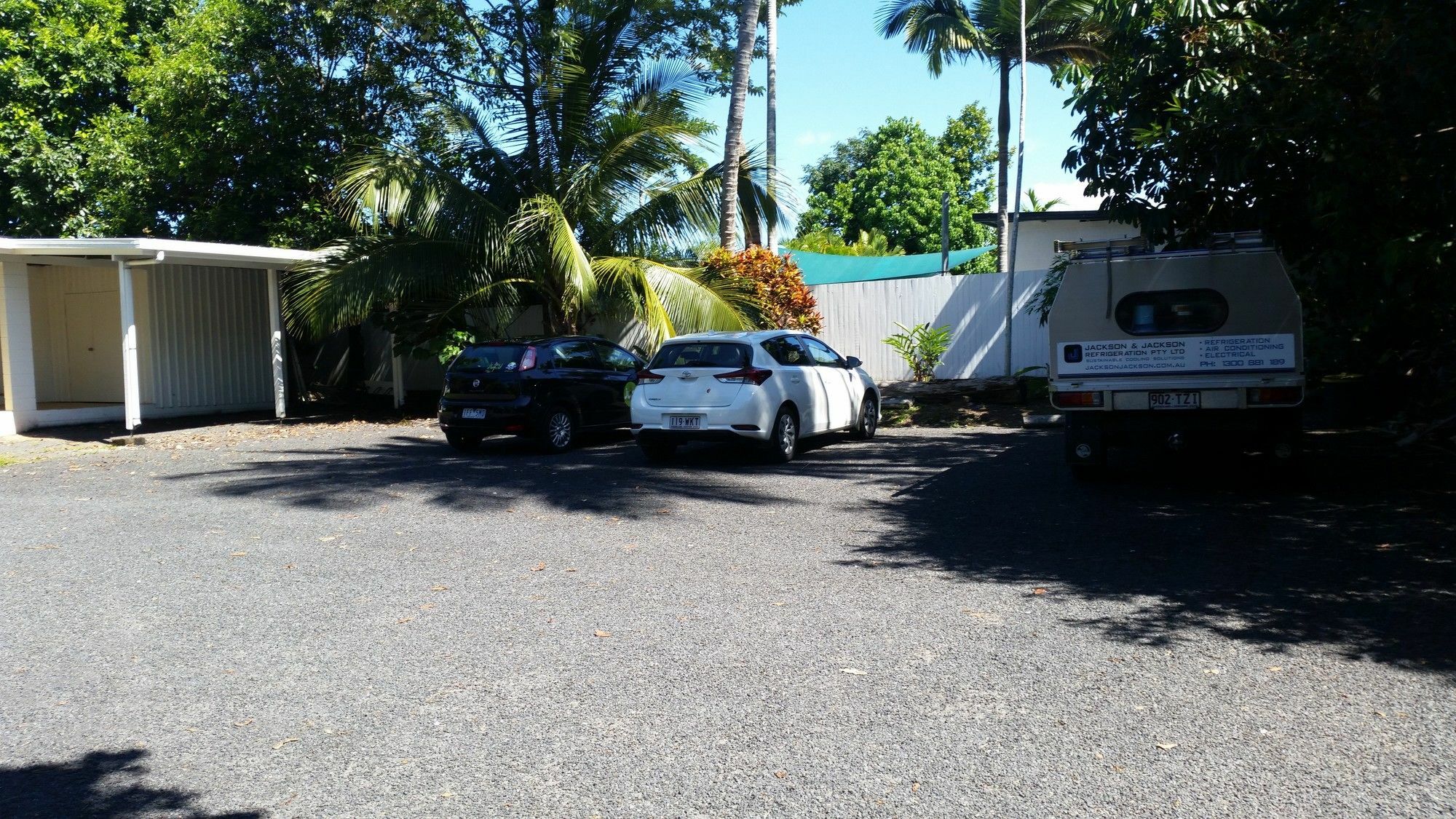 Absolute Backpackers Mission Beach Exterior photo